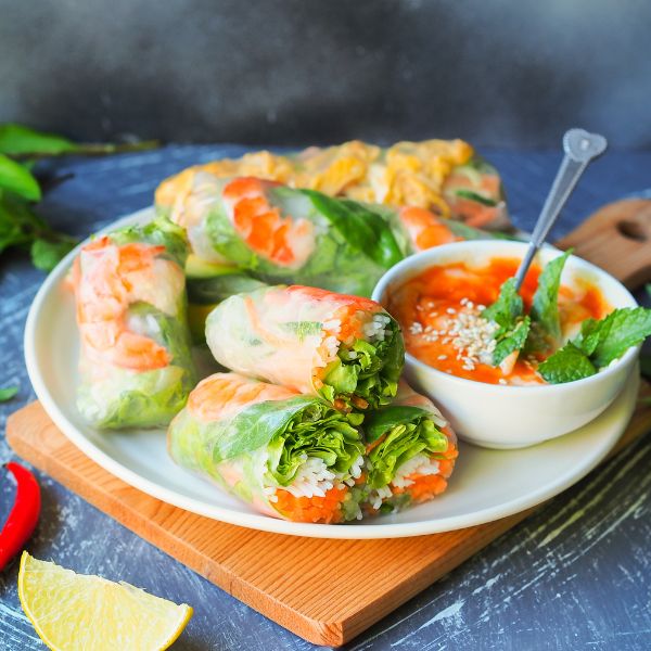 Mâm cơm chuẩn vị