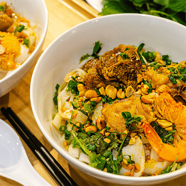 Mâm cơm chuẩn vị