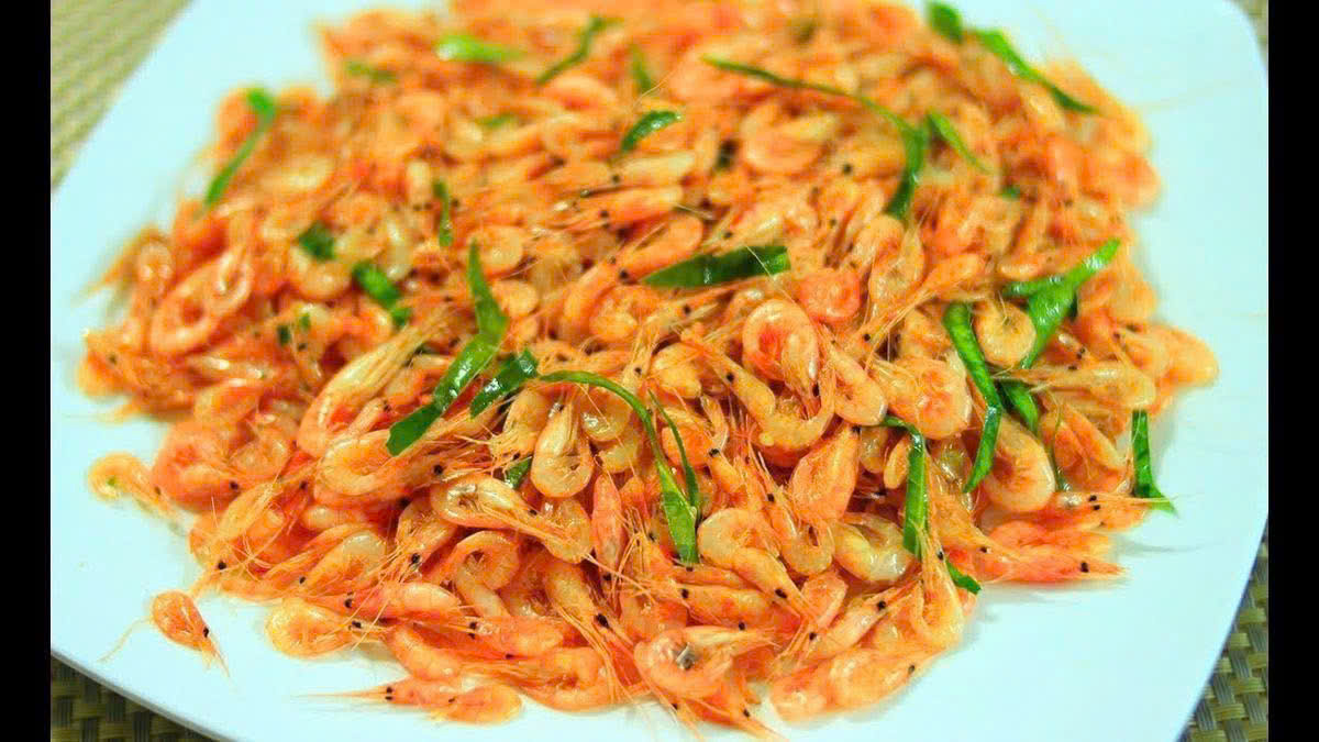 Mâm cơm chuẩn vị