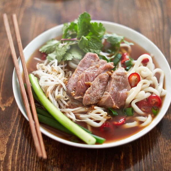 Mâm cơm chuẩn vị