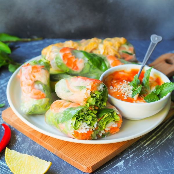 Mâm cơm chuẩn vị