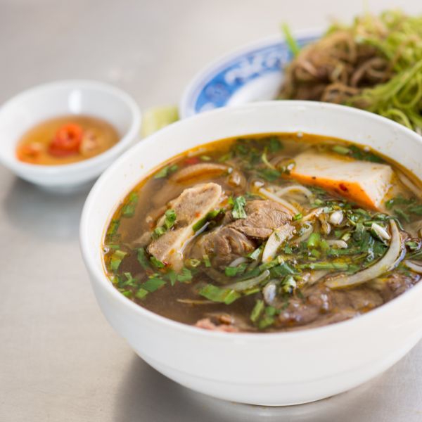Mâm cơm chuẩn vị