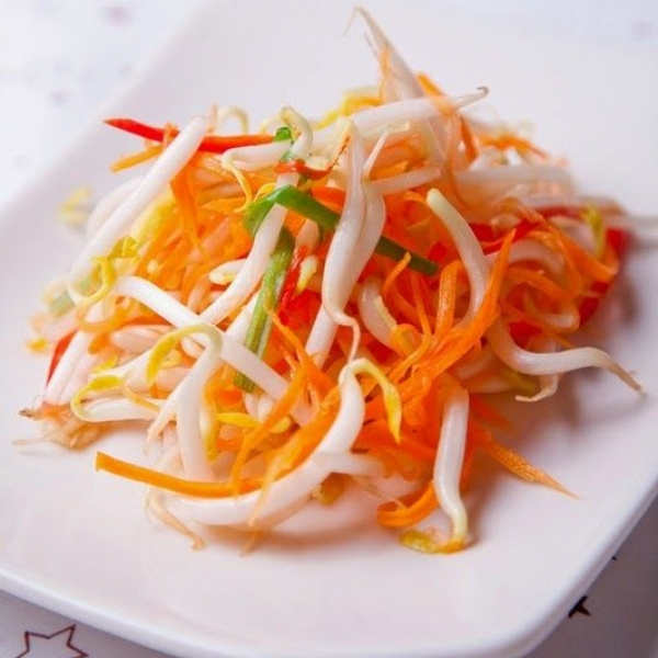 Cá lóc kho tộ, Canh bí xanh nấu tôm, Đậu hũ sốt mắm tỏi mỡ hành, Dưa giá