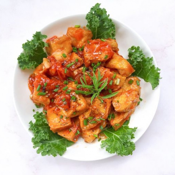 Thịt kho tàu, Đậu hũ dồi thịt sốt cà, Canh cải, Dưa cải chua