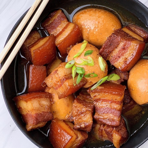 Thịt kho tàu, Đậu hũ dồi thịt sốt cà, Canh cải, Dưa cải chua