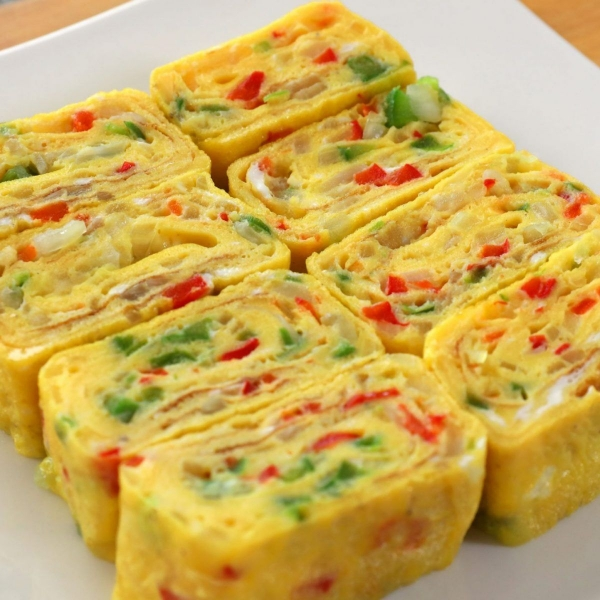 Thịt ram cháy cạnh, Trứng chiên, Đậu ve xào bò, Canh rau ngót