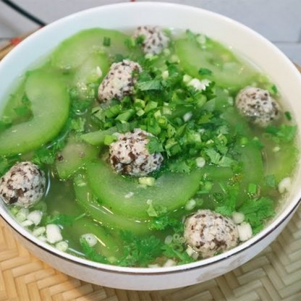 Gà kho sả ớt, Canh bí xanh, Trứng luộc, Rau kho quẹt
