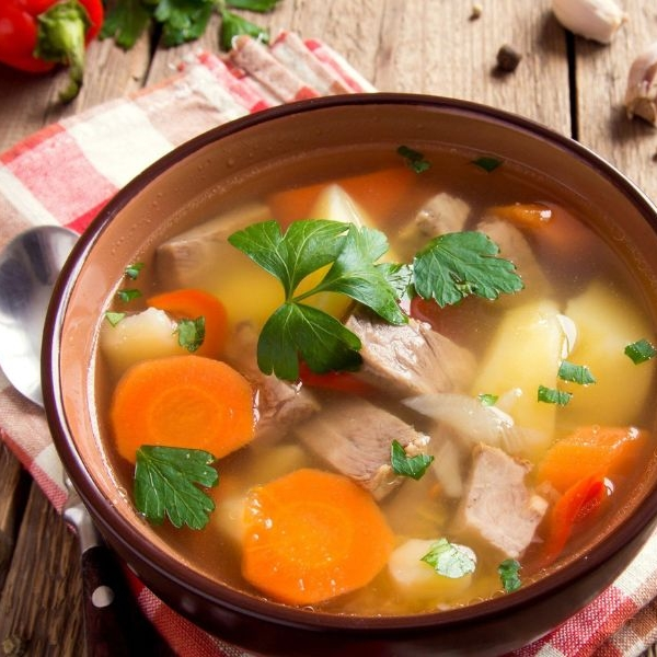Canh xương hầm rau củ