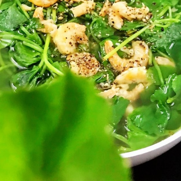 Canh rau má nấu tôm