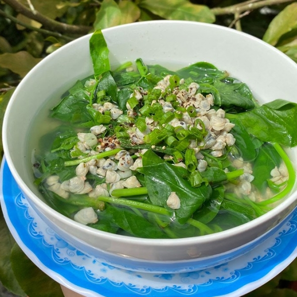 Canh nghêu mồng tơi