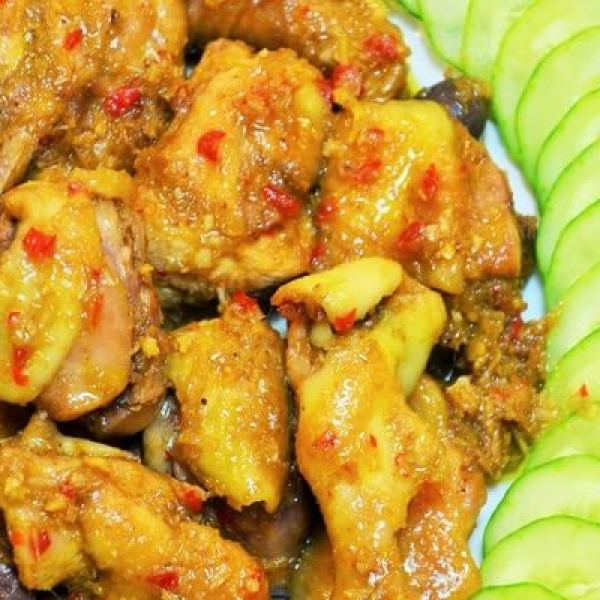 Gà ta kho xả ớt