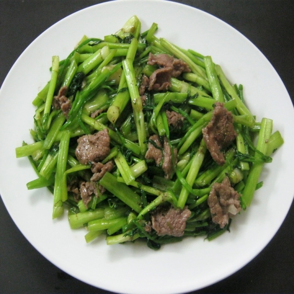Cần nước xào bò