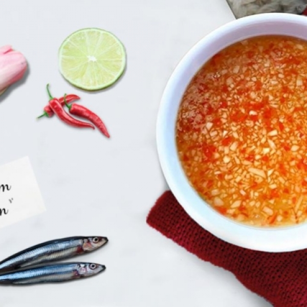 Nước mắm nhĩ cá cơm đặc biệt
