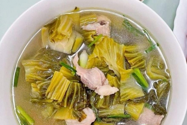 Sườn non nấu dưa chua